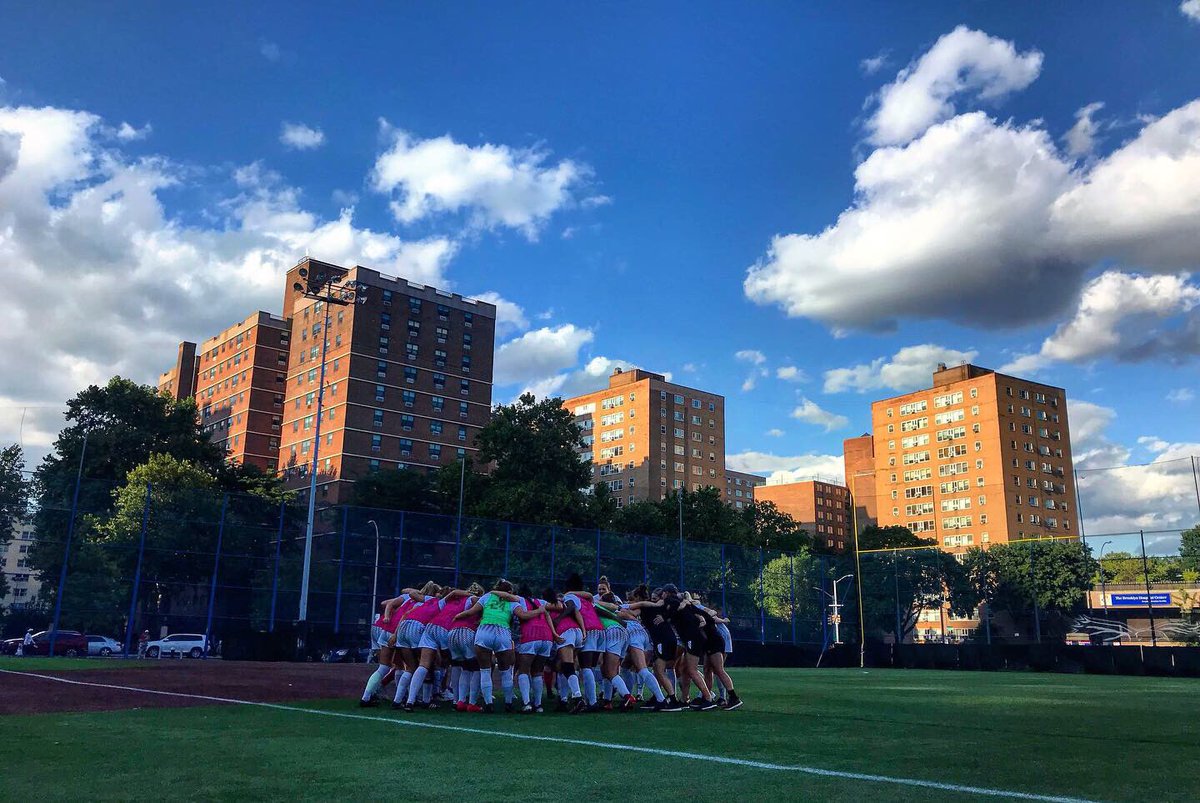 LIUBKAthletics's tweet photo. #AppreciationPost for the Bird Cage. Thanks for the memories, LIU Field! 🖤#BirdCage #blackbirdnation #NECVenues https://t.co/D9dxKSsSMj