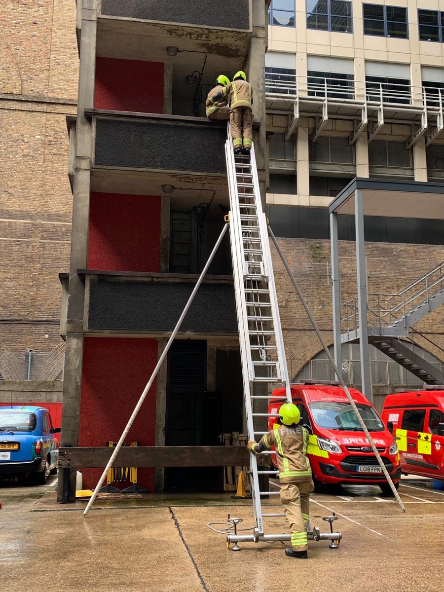 LFBTheCity's tweet photo. Green watchโs new trainee showing off his skills on the drill ground today. Ending the exercise with an โassist downโ. If rescue from a window is required this is how itโs done. The Firefighter higher up is playing the casualty. #newtrainee #training #lfb https://t.co/rq1I0TyTUp