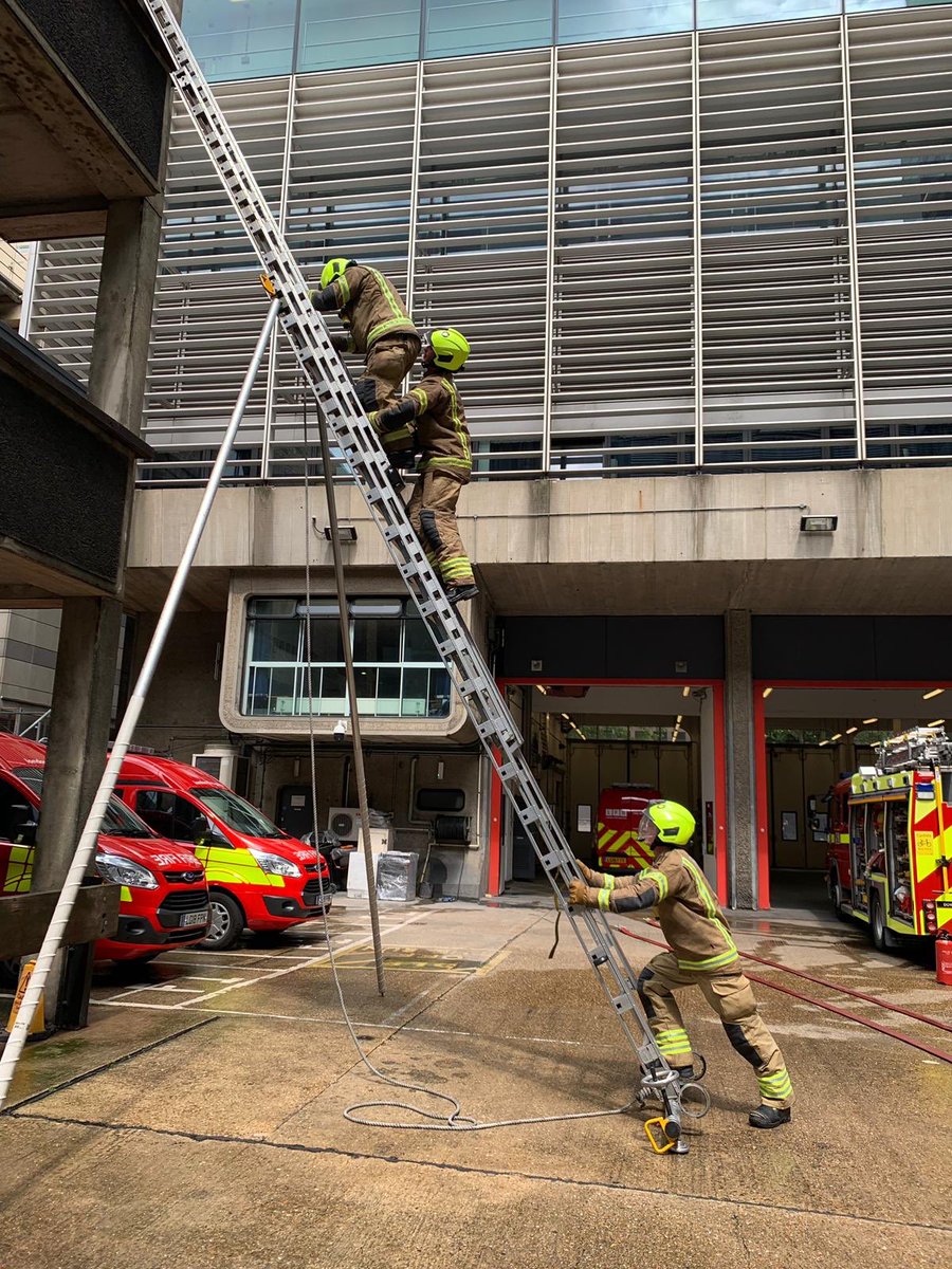 LFBTheCity's tweet photo. Green watchโs new trainee showing off his skills on the drill ground today. Ending the exercise with an โassist downโ. If rescue from a window is required this is how itโs done. The Firefighter higher up is playing the casualty. #newtrainee #training #lfb https://t.co/rq1I0TyTUp