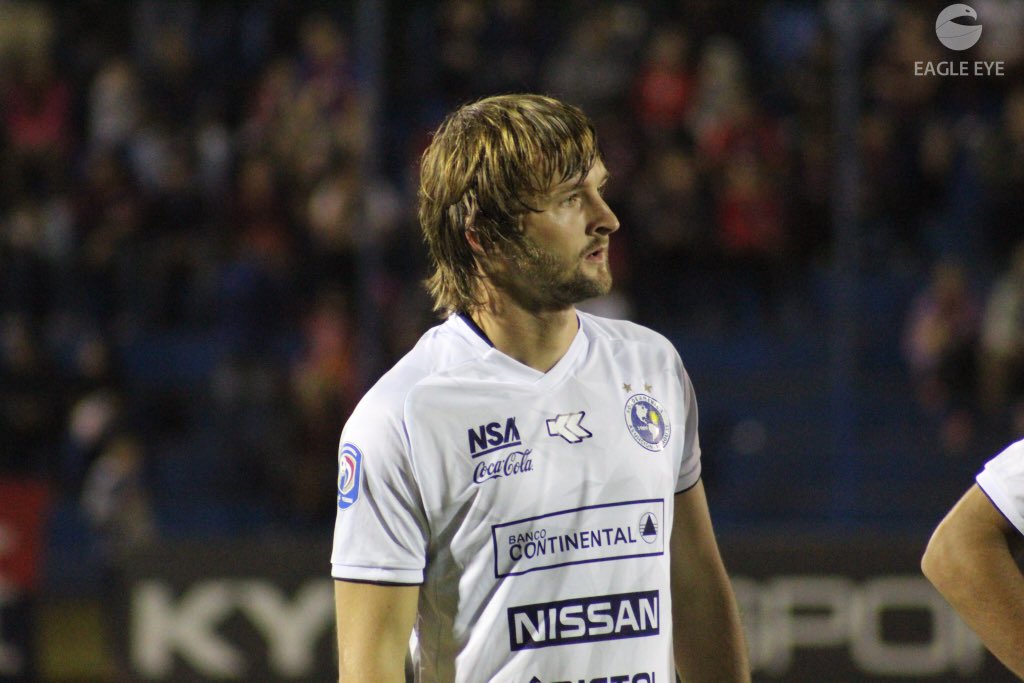 Cerrando un gran primer semestre‼️💪🤩🇵🇾

Walter Clar finalizó en gran forma el #TorneoApertura jugando para #Sol de America, disputó 19 partidos y anotó 4 goles.

A seguir trabajando duro y vamos por mucho más 🙌🔥🔵

#JugadorEagleEye🦅⚽️