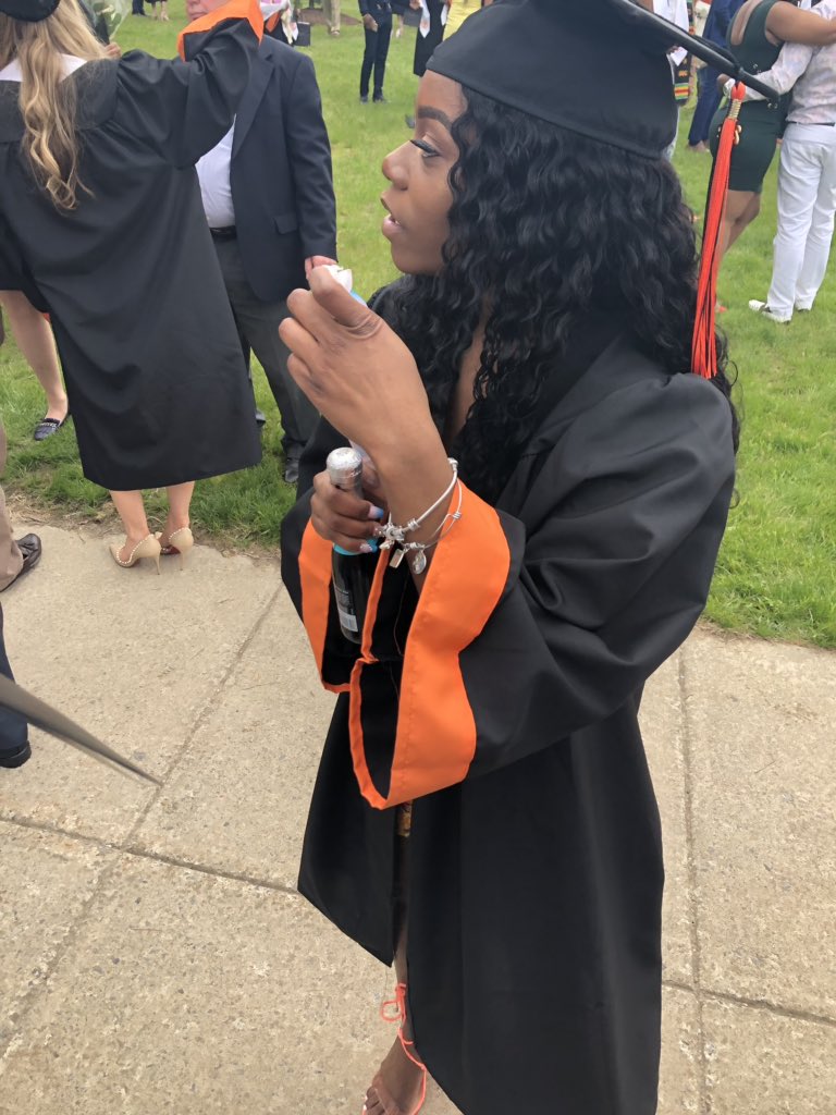 Lilspice__'s tweet photo. s/o to GOD ๐๐พ. Came. Saw. Conquered. Little black girl from Harlem DID THE DAMN THINGโ๏ธBut be very afraid bc I'm just getting started ๐คซ #ClassOf2019 #GLTTTT #WowBitchDisReallyOver #BlackTeachersRock #BlackGirlMagic
#BitchIGraduatedCallMeBigFish https://t.co/XVXGKYF0Xi