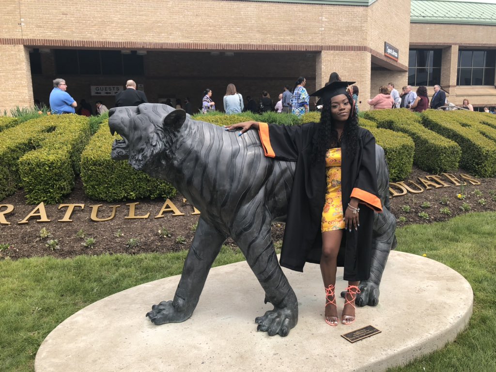 Lilspice__'s tweet photo. s/o to GOD ๐๐พ. Came. Saw. Conquered. Little black girl from Harlem DID THE DAMN THINGโ๏ธBut be very afraid bc I'm just getting started ๐คซ #ClassOf2019 #GLTTTT #WowBitchDisReallyOver #BlackTeachersRock #BlackGirlMagic
#BitchIGraduatedCallMeBigFish https://t.co/XVXGKYF0Xi