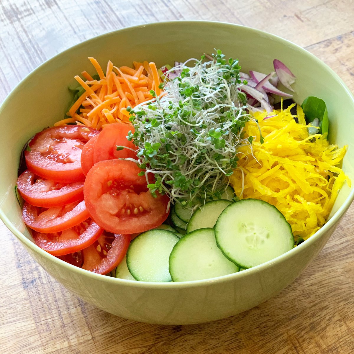 CeciliaRamirezH's tweet photo. Comenzó el #PreDetox con el #RetoUnaEnsaladaAlDia que consiste en consumir una deliciosa ensalada a diario y postear la foto con ese hashtag y el número del día! Esto hasta que llegue el #RetoDetoxVerano2019! Para más información https://t.co/3pEnwXaWoQ
#VidaSanaConCecilia https://t.co/nb4xs2I7Od