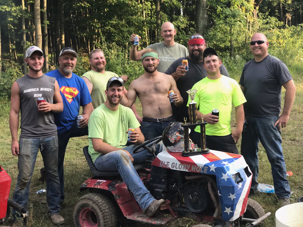 lil_chub's tweet photo. @BuschBeer I live and I die by the Busch. Even my lady gal enjoys the crack of a latte. Living like we’re sponsored but without the benefits #BuschWeddings #Contest  —let me post more than 4 pics twitter— https://t.co/q4SDLqHARb