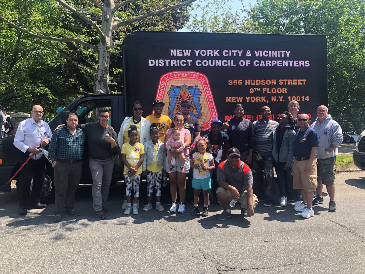 CCAMetro's tweet photo. We had a great time with our @CarpentersNyc members, their families, and the Bronx community at the @BronxWeek parade yesterday!#BronxWeek2019 @rubendiazjr @AndyKingNYC https://t.co/wa34xthx6A