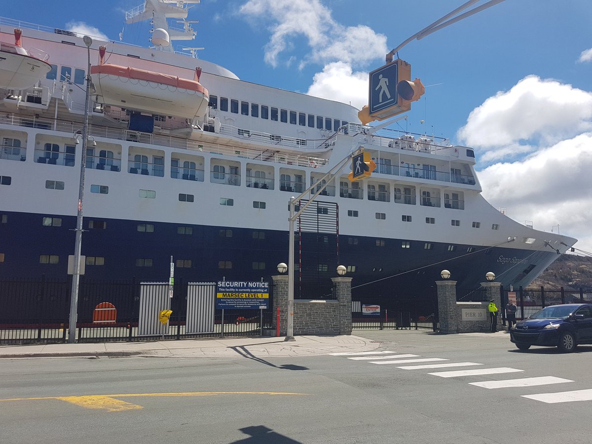 CruiseMiss's tweet photo. I've had the BEST day in St John's! I finally got to see some puffins, got up close to numerous icebergs, had great views from Signal Hill across St John's and met a gorgeous Newfoundland named 'Chief'. 😍❤🇨🇦🚢 @SagaUK #SagaSapphire #PuppyLove #Cruise #BergyBits https://t.co/myrHUzjp9M