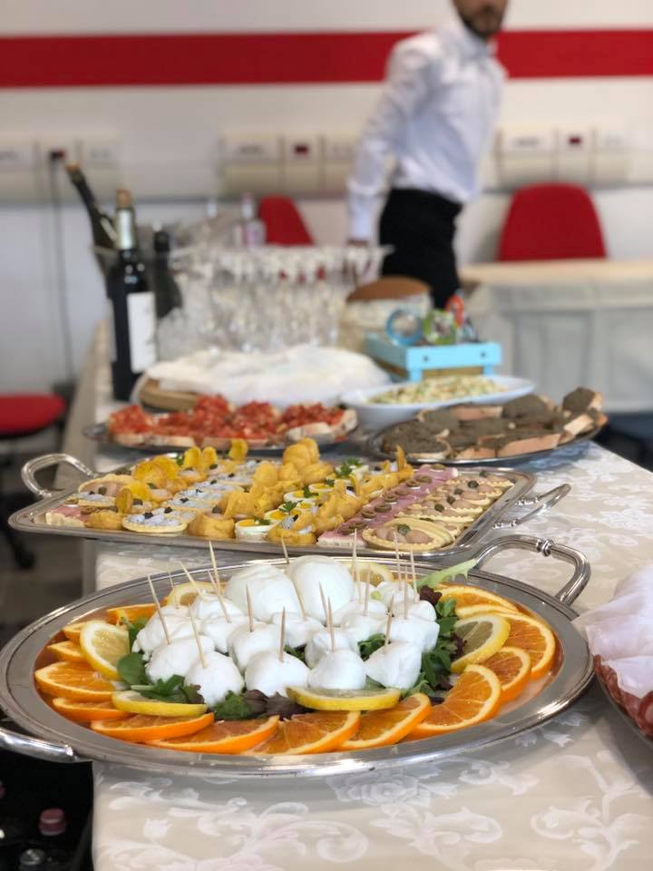 ScuolaPelleIta's tweet photo. #Speedate a #Pontassieve in collaborazione con @RandstadItalia. I ragazzi del Corso di #Pelletteria hanno potuto incontrare le aziende e le istituzioni del territorio: ringraziamo il sindaco @MonicaMarini_fi Marini e l’assessore Filippo Pratesi per la loro presenza! https://t.co/iGvtmDiD1G