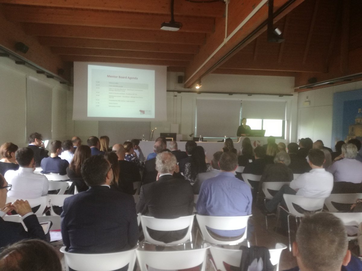 Arter_ER's tweet photo. Manager del Mentor Board #incubatori e #startup della @RegioneER in @MarchesiniGroup per una giornata di networking e per rafforzare la rete dell'ecosistema regionale dell'#innnovazione. https://t.co/H4NMY5j2O3