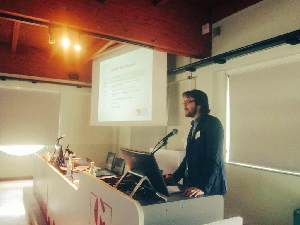 Arter_ER's tweet photo. Manager del Mentor Board #incubatori e #startup della @RegioneER in @MarchesiniGroup per una giornata di networking e per rafforzare la rete dell'ecosistema regionale dell'#innnovazione. https://t.co/H4NMY5j2O3