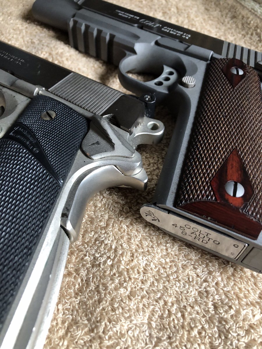 AntiqueTime's tweet photo. Just some more gun pictures. My EDC Colt Commander and my Colt Rail Gun. Both are 45ACP. #2A #2ADefenders #ColtRailGun #ColtCommander #Colt1911 @R6Tac @Guntalk @BieBie_Ying https://t.co/TlvwA9LusX