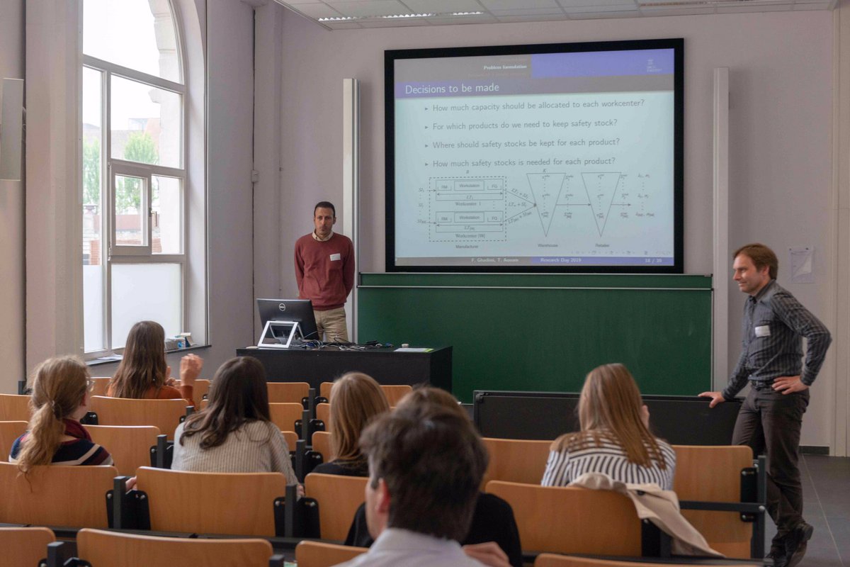 dirkvandenpoel's tweet image. Great #PhDDay at @UGentFEB with lots of presentations, posters, workshops, keynote panel (w/ @MarionDebruyne @kristofdewulf and others). Congrats to 4 PhD student organizers. #UGentFEB. Award winners: Evelynn Devos and @VerschuereBram @ResearchUGent #orms ugent.be/eb/en
