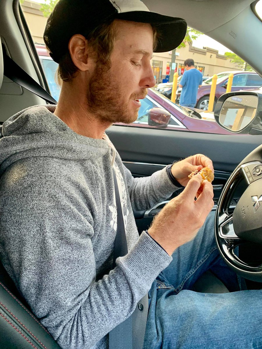 2MonkeysTravel's tweet photo. Jollibee time... Jonathan actually liked the fried chicken there! #USA #VisitTheUS @VisitTheUSA @Jollibee https://t.co/sk354DzOeR