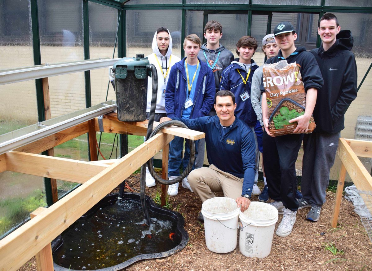 MassapequaPS's tweet photo. Massapequa High School students constructed a greenhouse and garden to learn about sustainable living.

https://t.co/2P9e0RxViE https://t.co/ov63p4xVUW