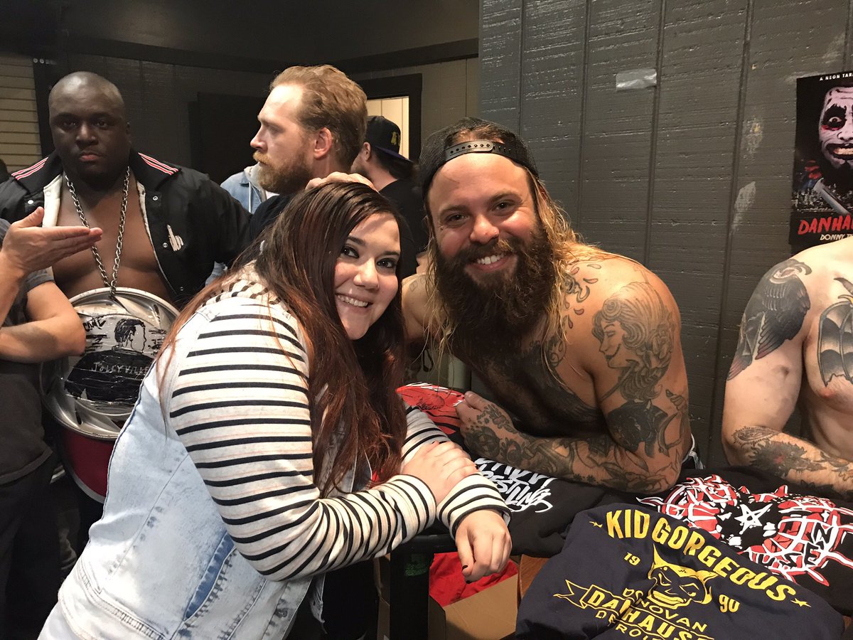 mrs25159's tweet photo. #AIW #eddyonly #donovandanhausen #derekdirection #TheProduction #lovethatdanhausen ❤️😊 https://t.co/AXQG4mVCky
