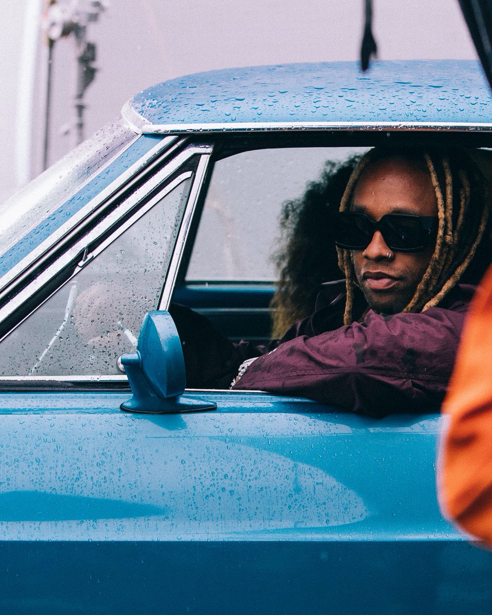 Spotify's tweet photo. We've been waiting on this 😈
@tydollasign x @JColeNC.
Listen to their new collab #PURPLEEMOJI now https://t.co/Jp5pL80tGJ https://t.co/0PcNITsvKN
