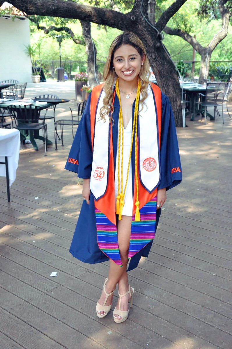 jay_vasquezzz's tweet photo. their love and endless support made this possible. ๐งก๐ #utsa2019 https://t.co/2BOpTZ9r26