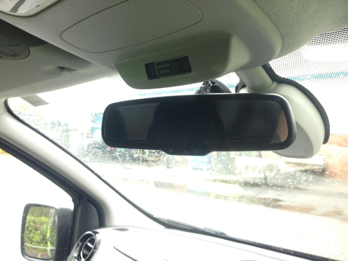 KitsnBits's tweet photo. OEM style #reversecamera fitted to a #Renault Traffic with #mirrormonitor #mobileservice #SouthWales https://t.co/PJ0lDGkssb