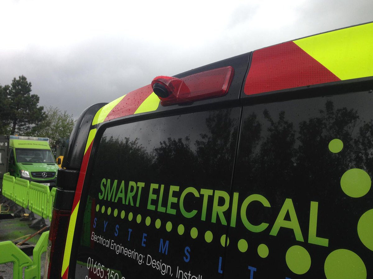 KitsnBits's tweet photo. OEM style #reversecamera fitted to a #Renault Traffic with #mirrormonitor #mobileservice #SouthWales https://t.co/PJ0lDGkssb