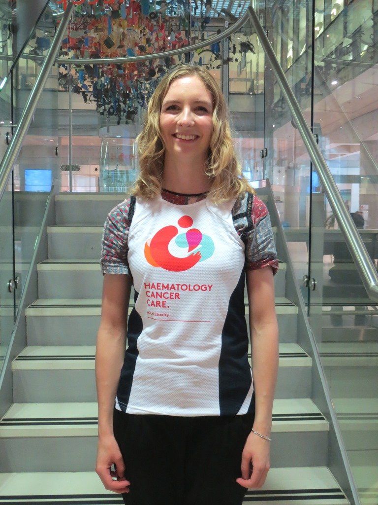 Malaika is a volunteer <a href="/uclh/">UCLH</a> taking a snack trolley around the #Cancer Centre after work for patients who might need a hot drink or bite to eat.
She's also running in the British10K for HCC! Thank you so much Malaika!

justgiving.com/fundraising/Ma…

#LoveHCC #HCCis25 #Team_Haem