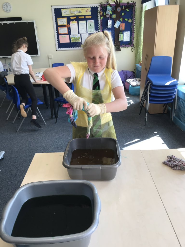Windmill3L's tweet photo. And then there was tie die fun!! #MusicFederation https://t.co/yv5FXAF4yc