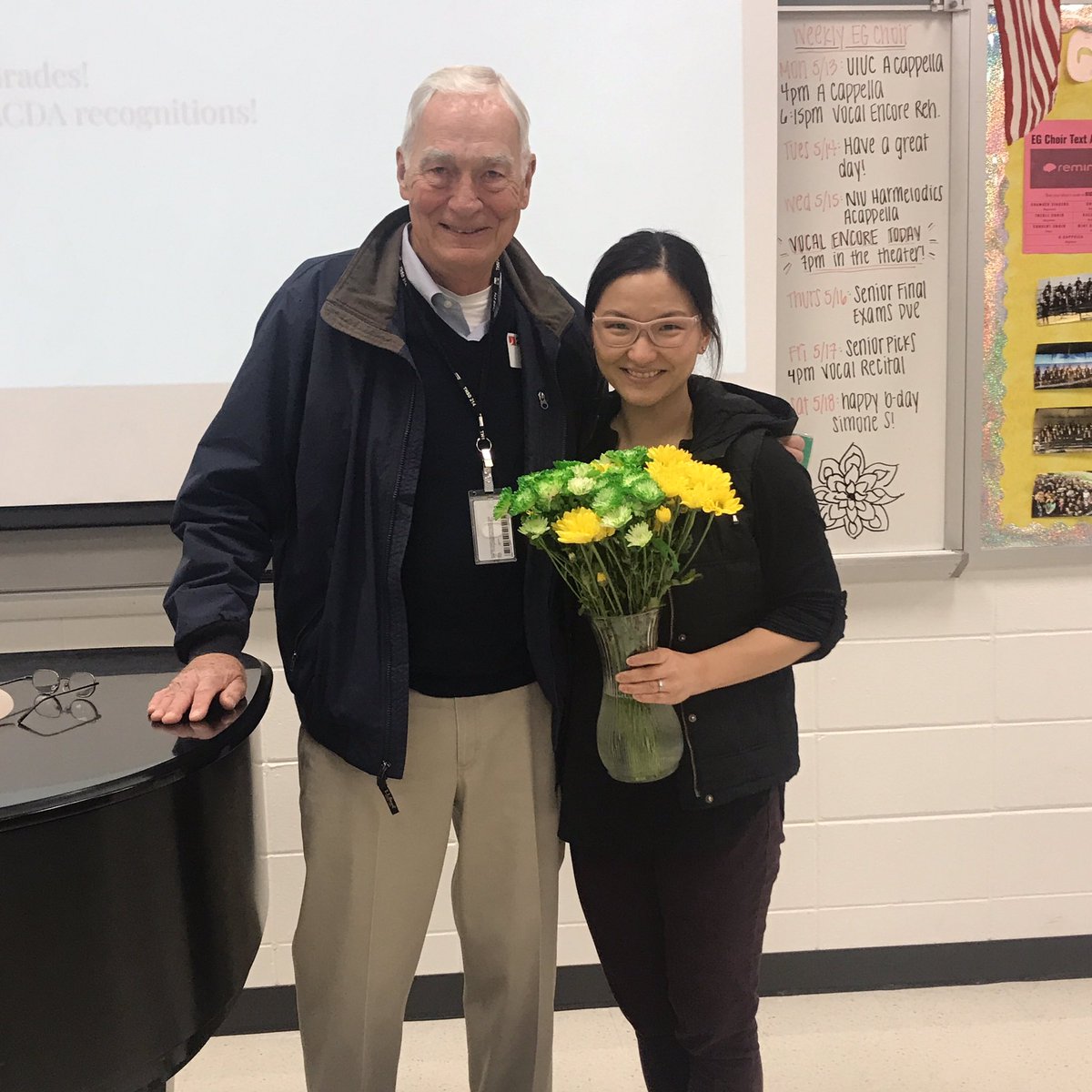 EGFineArts's tweet photo. I walked in on a visit from D214 School Board Member Mr. Dussling as he surprised Mrs. Catt with some flowers. Best wishes to Mrs. Catt as she moves on to be Director of Choral Activities at @ElmhurstCollege . Thank you, Mr. Dussling, for your kind heart and supporting the arts! https://t.co/hgsASKKWaM
