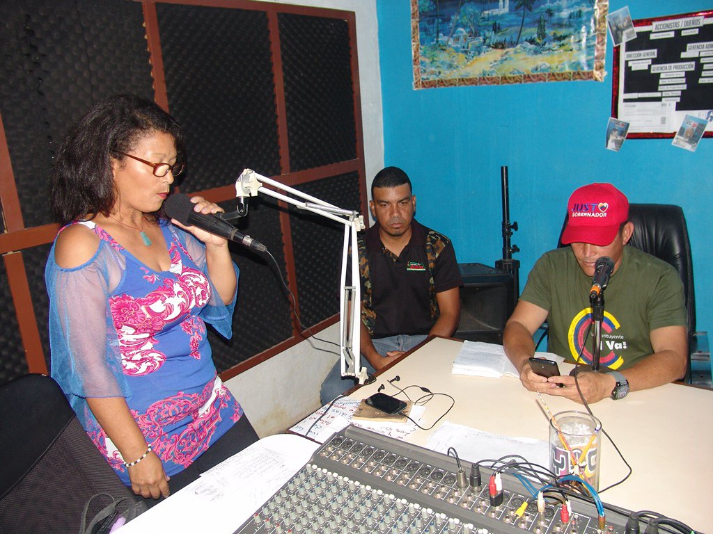 galaxyfmgs's tweet photo. Aminta Herrera en Santa Elena Futura. Entrevista en proceso con Francklin Gomez equipo de apoyo Gas Comunal https://t.co/TlLViWmL3G