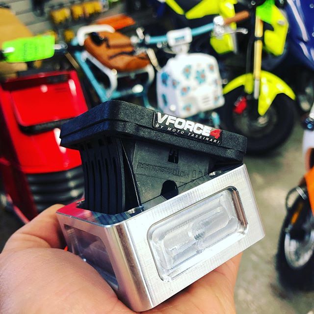 ScooterSwapShop's tweet image. Another sss locally made and designed billet banshee reed cage combo going out today. #rcone #reeds #banshee #vforce #cnc #billet #pdx #oregon #madeinoregon bit.ly/2VR7Hyq