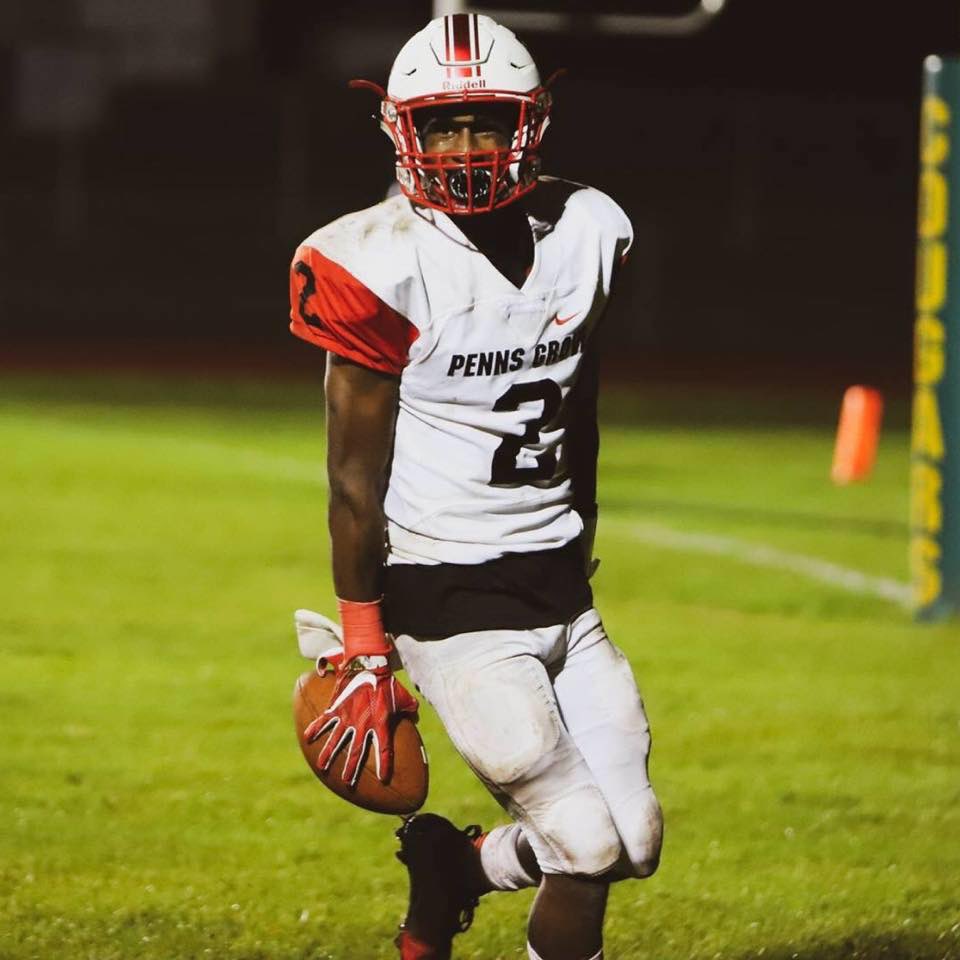 JamarDJohnson1's tweet photo. Extremely Blessed To Receive My First Offer to Sacred Heart University @CoachKnowsBest   @G_Hill_ https://t.co/eqFvTdmZG4