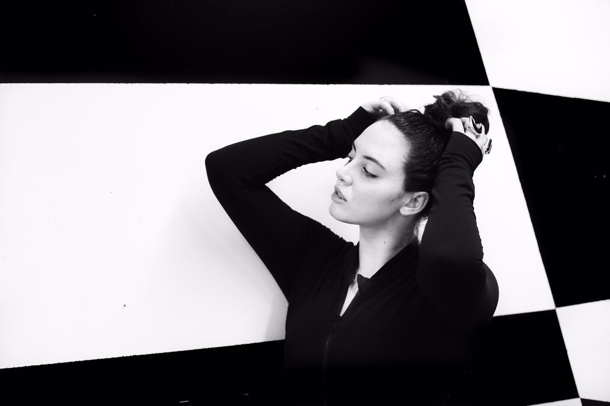💫 SARA LANDRY 💫 tweet media