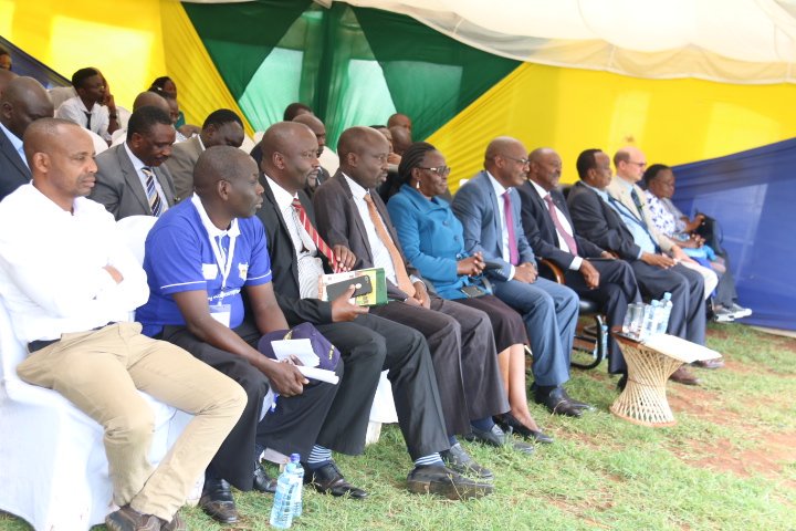 KimtaiHarry's tweet photo. Today, I officiated the World Bee Day Celebrations at the Railway Club Nairobi, on behalf of @CS_Kiunjuri. 
The theme for this year's event is "Raising Awareness on the Role of Bees and Pollinators in Food and Agriculture."
@kilimoKE
#WorldBeeDay
#SaveTheBees
@FAOKenya https://t.co/EzDGPOAKSz