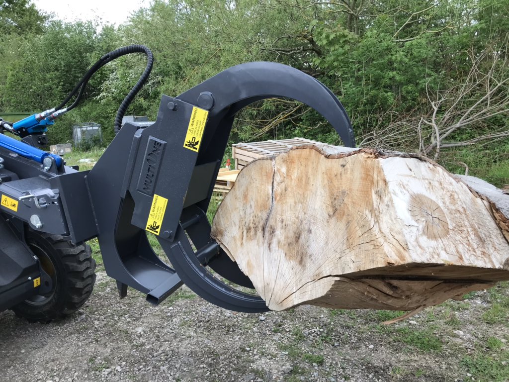 MultioneUk's tweet image. It’s not Carlsberg, but it’s probably the best Log Grab for a Loader ‘in the world’!
It’s been a long time coming, but our new Grab is awesome!
#loggrab #loghandling