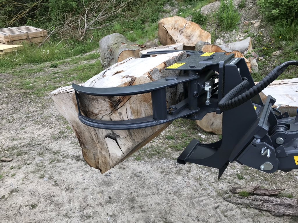 MultioneUk's tweet image. It’s not Carlsberg, but it’s probably the best Log Grab for a Loader ‘in the world’!
It’s been a long time coming, but our new Grab is awesome!
#loggrab #loghandling
