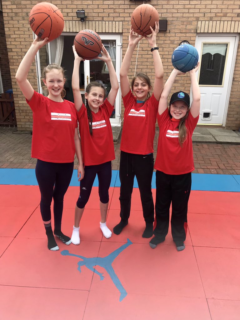 DunkN2it's tweet photo. We are very grateful to Active schools for supplying us these awesome Dunk N 2 It T-shirt’s to wear at our taster sessions at other schools. @ActiveS_Adale https://t.co/Kd76gXKe8x