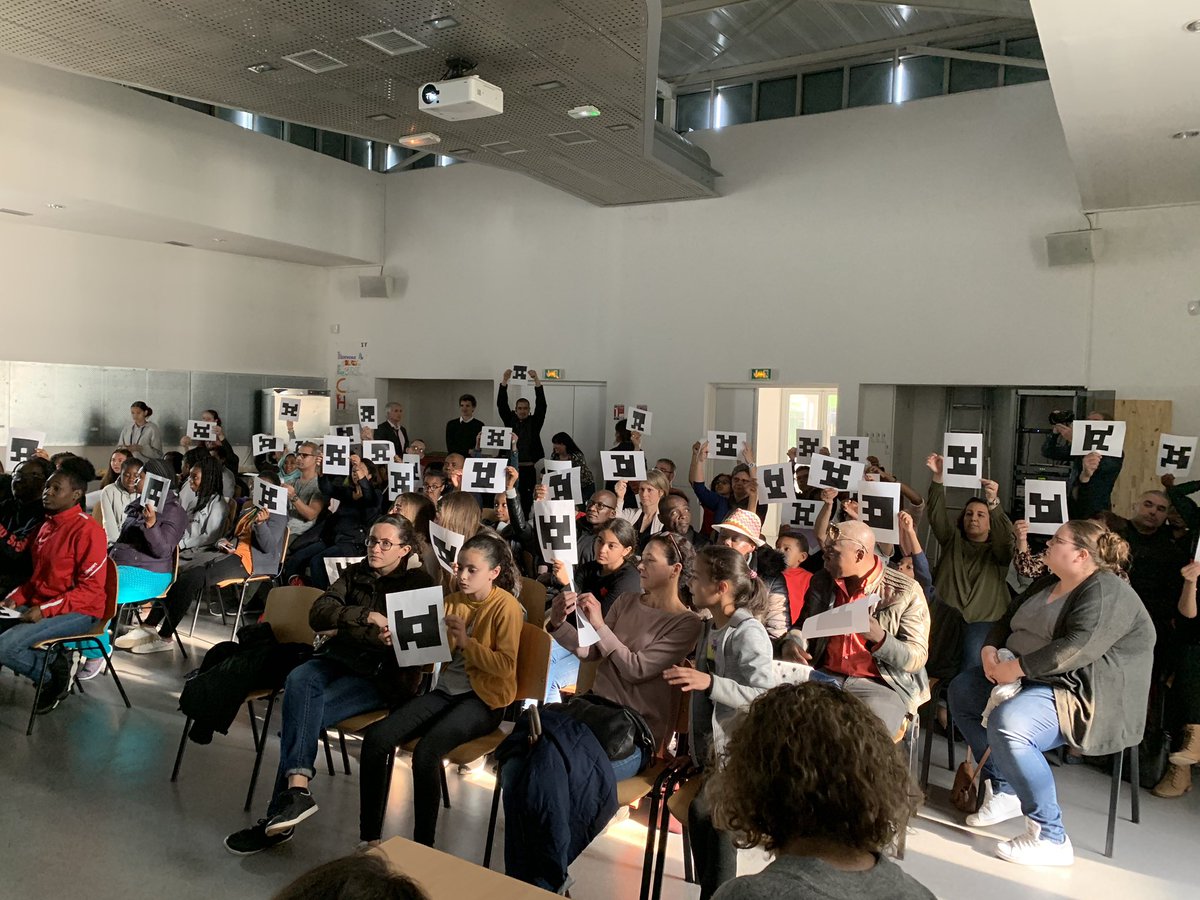 AlainIzzet's tweet photo. Concours d’orthographe au collège Chevreul de l’Haÿ (collège et écoles du REP)... les candidats peuvent solliciter l’aide du public grâce à l’appli Pickles #chevreul #creteil #lhay https://t.co/2DbG2IGDoI