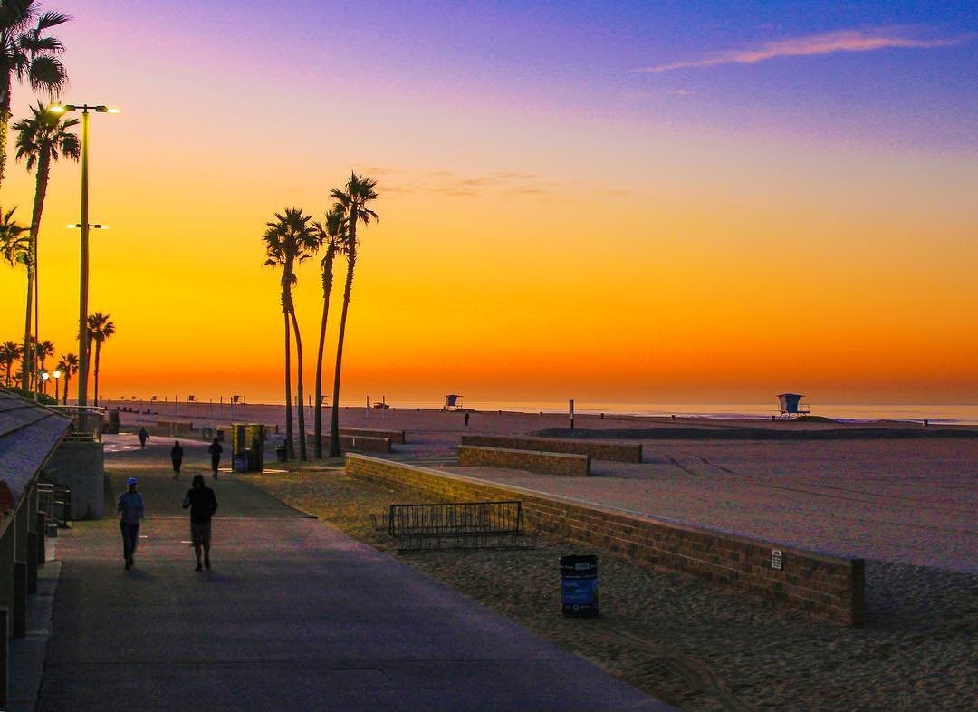 HBSurfCityUSA's tweet photo. Good morning #SurfCityUSA. 🌴😁 https://t.co/Q4OINSnfYF