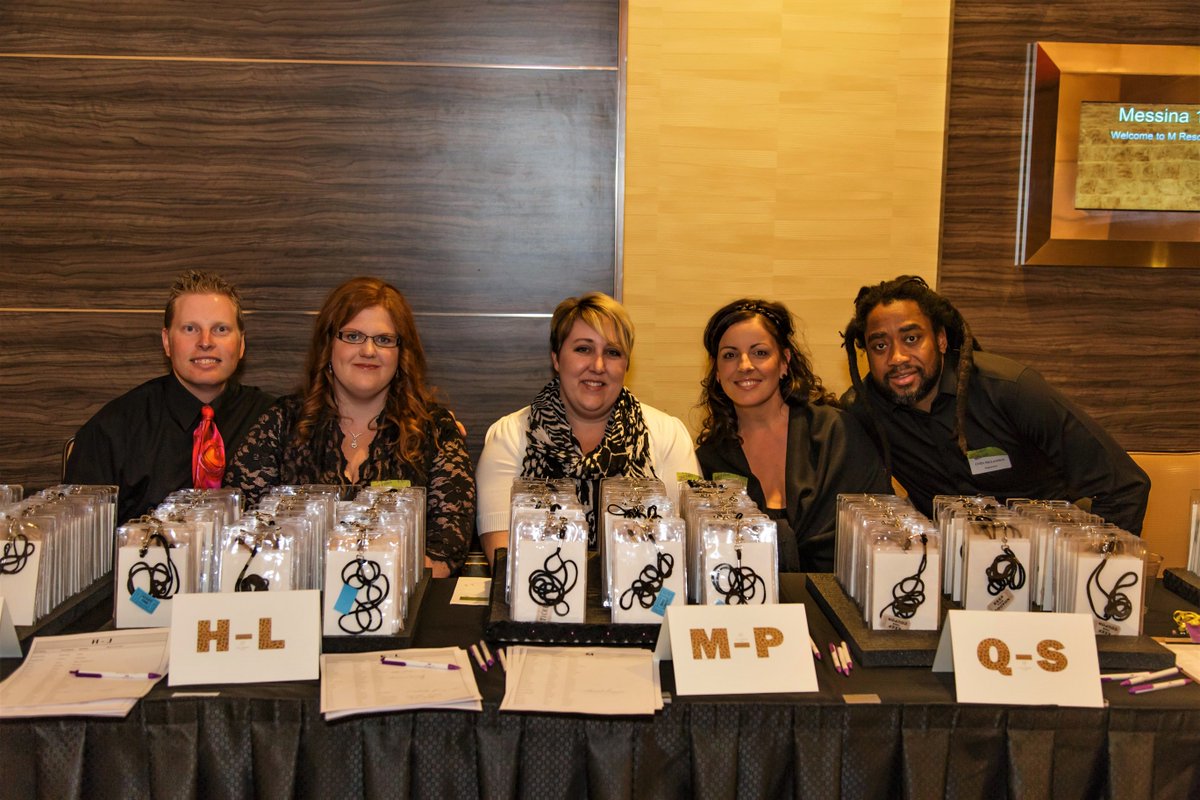 joypromlasvegas's tweet photo. Thank you in advance to all the #JoyPromLV2019 volunteers.
It takes a small army of volunteers to help #JoyPromLV run smoothly. We cannot thank them enough! https://t.co/vNTiSbYPAh