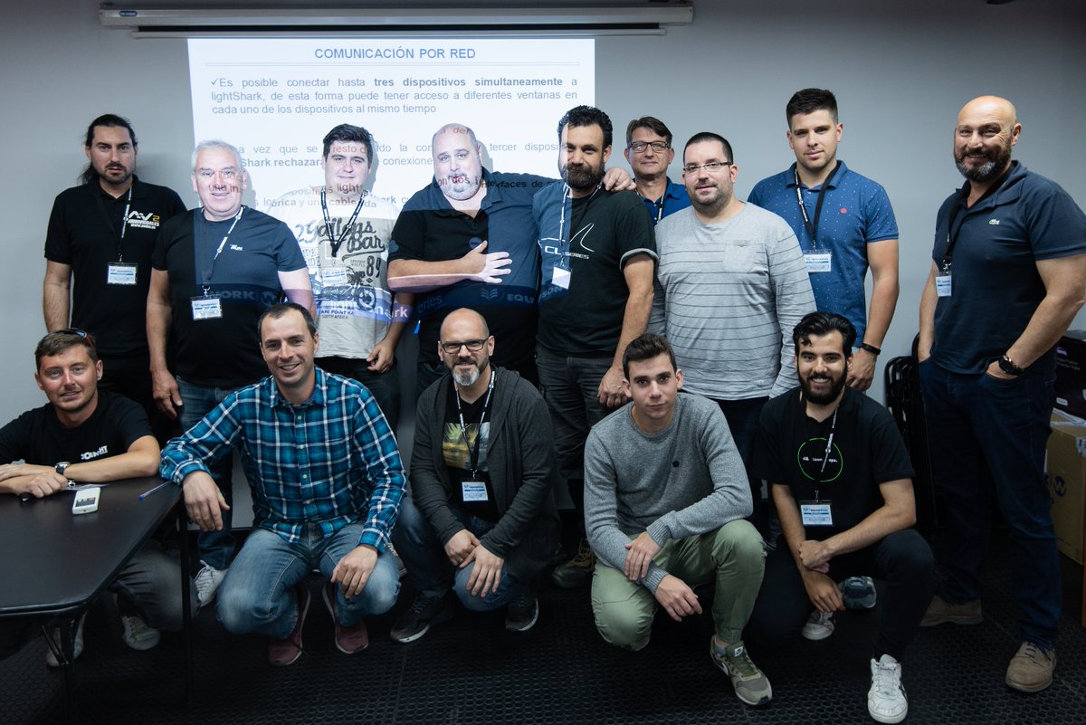 Equipson's tweet photo. ▶️Empezamos nueva semana de #formación en #Equipson.
Hoy hemos tenido “Curso de #lightshark” #trainingsessions #Avtweeps #Stage #Entertainment #Artnet #NewWayofcontrol #lighting #LightShark #control #lightingconsole #lightingdesk #stagelighting #dmx #lightingdesign #dmxcontrol https://t.co/42jGx2Ih8I