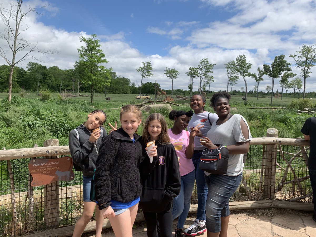 Rossi_Reyn's tweet photo. Zoology at the zoo today, we even completed an ethogram like zoologists to track movements of cranes! #STEMester2019 https://t.co/GUARjkagmZ