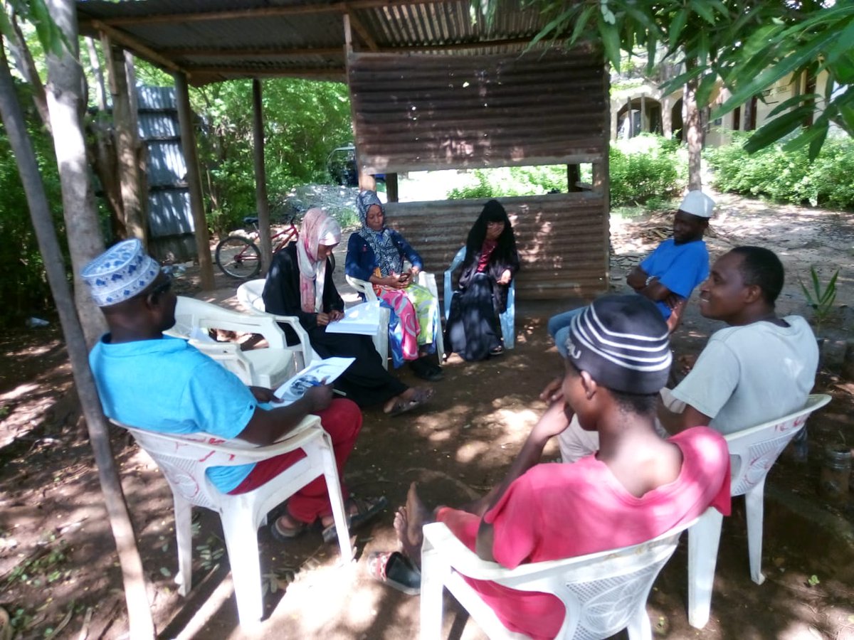At licodep resource centre with likoni Kaya members discussing about the court users committee and other related issues of Court. There's need of awareness on court issues  to the grassroots <a href="/SFCG_Kenya/">Search for Common Ground Kenya(@SFCG_Kenya)</a> <a href="/MUHURIkenya/">Muslims for Human Rights (MUHURI)</a> <a href="/MMwachausa/">Mohamed Mwachausa</a> <a href="/licodeplikoni/">Likoni Community Development Programme</a> <a href="/JamiiAction/">Jamii Action Centre [JAC]</a> @