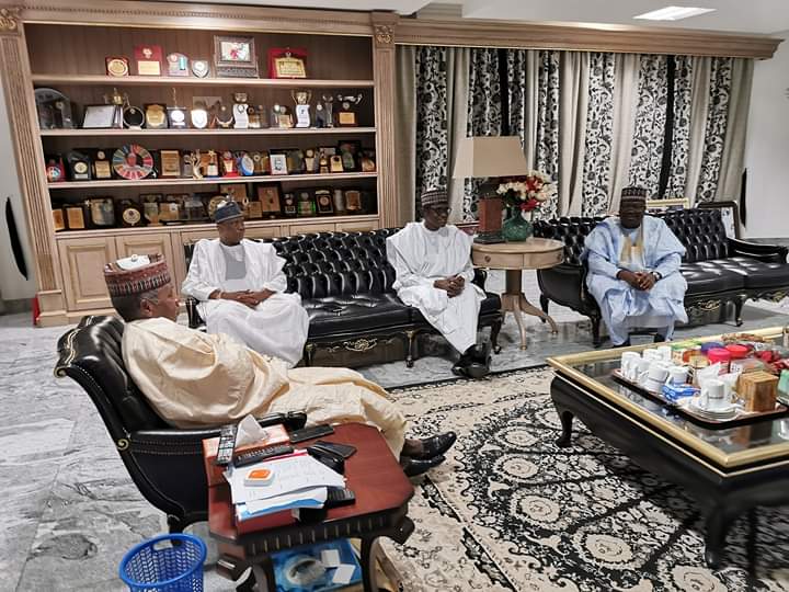 AbbaAudu_'s tweet photo. Gov. Gaidam, Governor-Elect Buni, Senate Leader Lawan Meet Gov. Masari in Katsina

#AhmedLawan4SP

@Ayourb @AHayatu @cbngov_akin1 @toluogunlesi https://t.co/4SFMnpDpc5