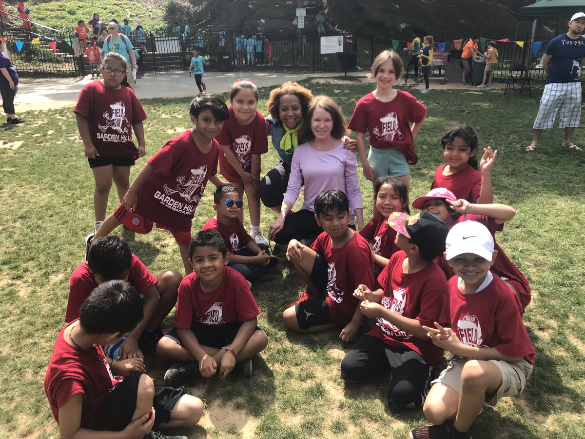 DRice_PE's tweet image. Gr8 GHES Field Day. Thanks Tene Johnson!🎉#TandLworks @tjohnsonphysed @PrincipalAbbott @TommyUsherAPS @APSGardenHills