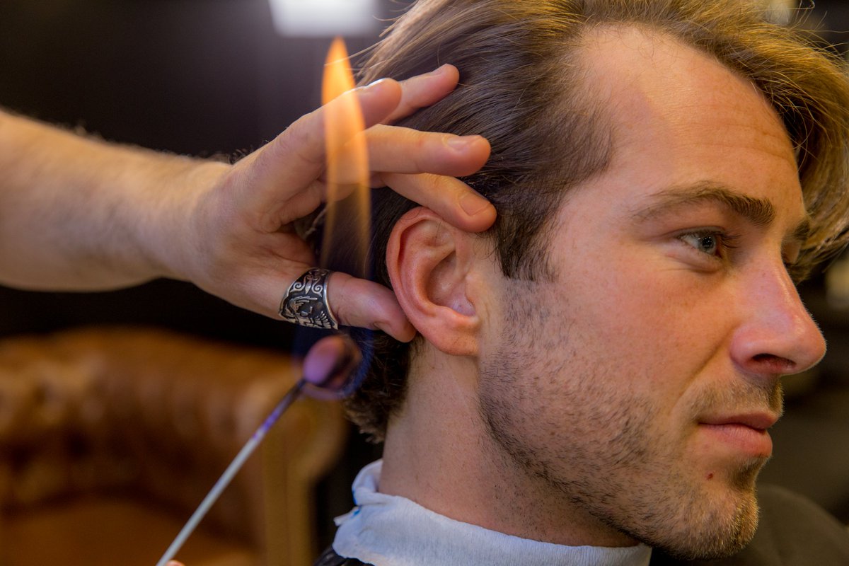SCP_London's tweet photo. Start the week off right with a fresh trim or treatment at @_AdamGrooming in #StChristophersPlace - perhaps even try hair singeing? 💇‍♂️

Walk-ins or bookings available. 9am - 8pm Monday to Friday. 10am - 6pm Saturday &amp; Sunday. #MensGrooming #Mondays https://t.co/EiCCURPxJQ