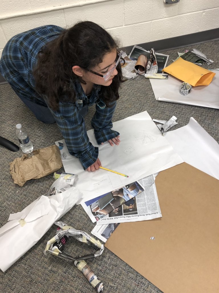 gifted_whms's tweet photo. Tension and prototypes! #physics #giftedandtalented #STEAM #thedesignprocess https://t.co/INwbLhVaLp
