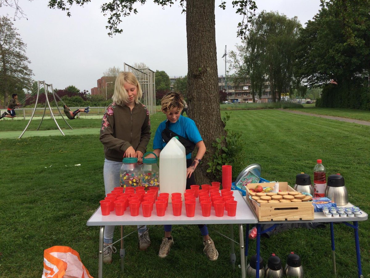 Onze toppers van de verzorgingspost!! Dank je wel dames voor de goede zorgen. #avondvierdaagse