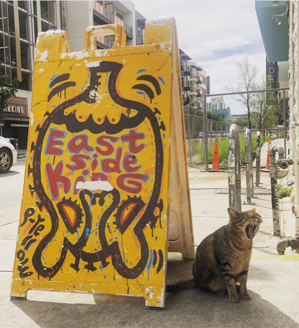 It’s Monday, wake up sleepyheads! Head to @libertybar for a proper refresh. We open at 4:00 p.m.! 
📷: @thomchristmas