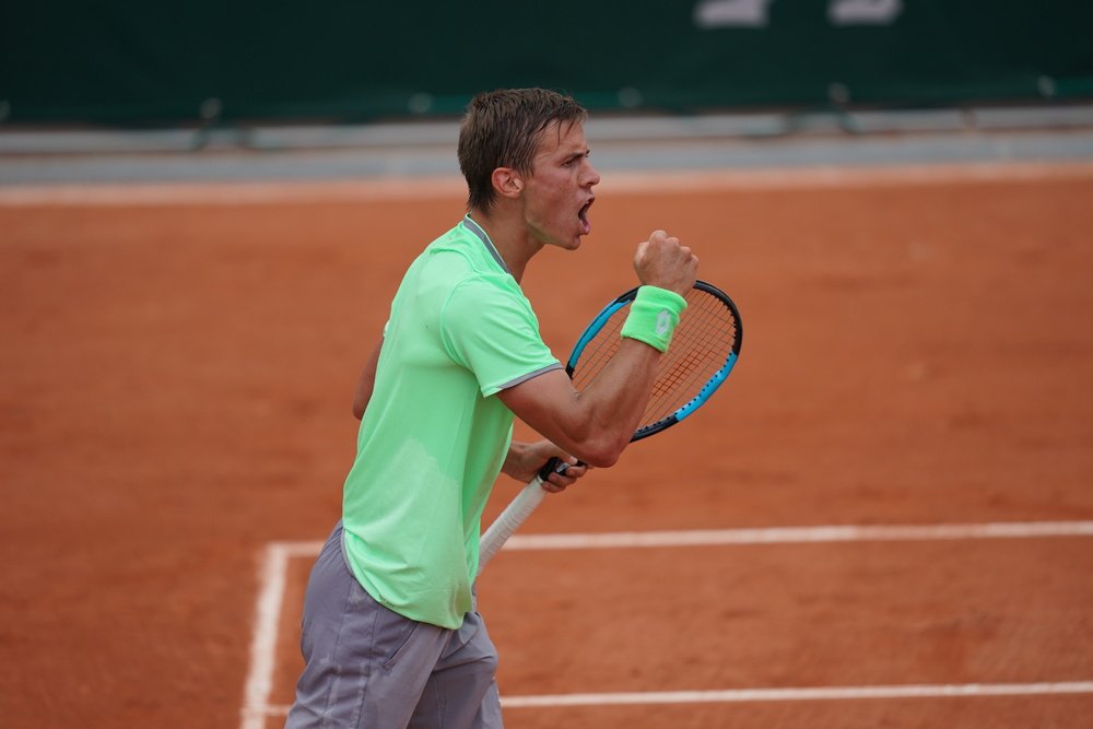 rolandgarros's tweet image. Les Bleus sont en forme 🇫🇷

✔️ C. Denolly
✔️ A. Muller
✔️ M. Guinard
✔️ J. Tatlot
✔️ H. Gaston
✔️ M. Martineau
✔️ E. Benchetrit
✔️ A. Cornut-Chauvinc

➡️ 8 Français survivent au premier test !

#RG19