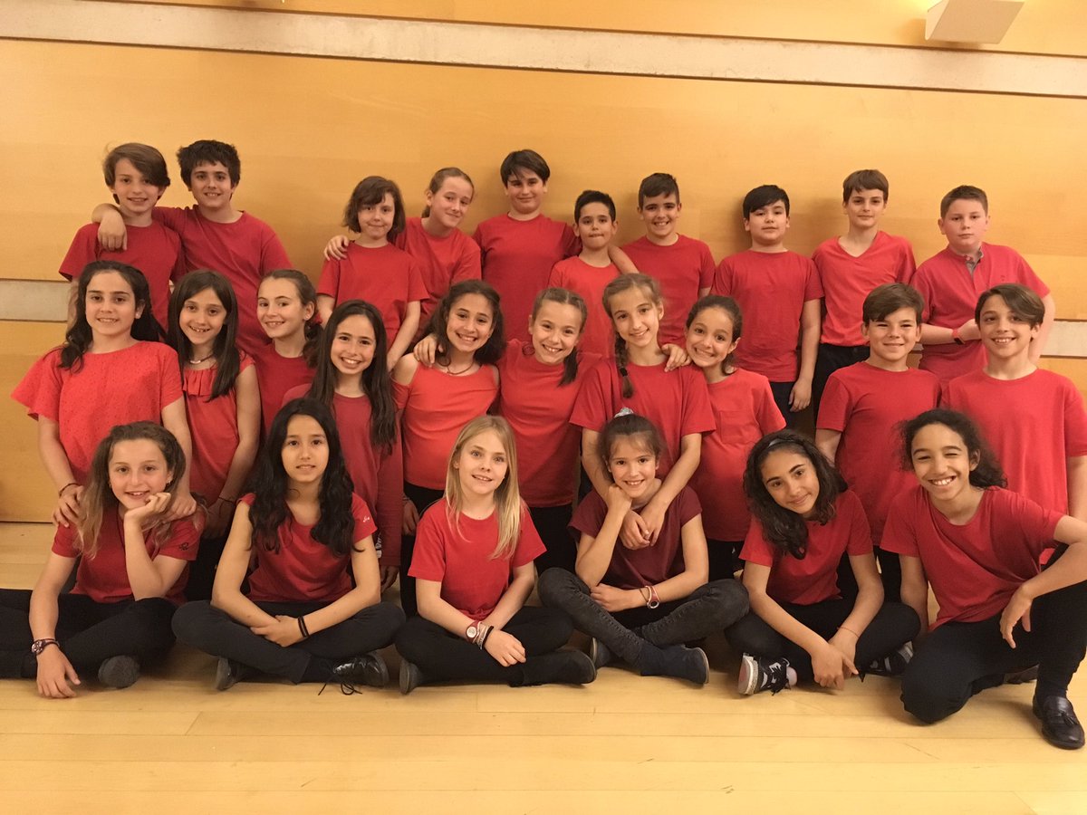 5ePrimaria's tweet photo. Ja a punt de regalar als pares aquesta Cantània : “A de Brossa”.
Quins nervis! 
@_mdangels https://t.co/mqpet3OeAc