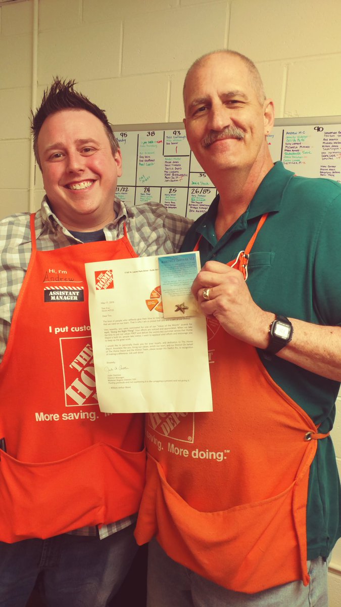 RebeccaLynn1235's tweet photo. Recongnition. Tim with a starfish and Heather with her first platinum @Bishopa22000 @HDJoshCarpenter @Sarah_Kiester @rezy1940 @tinastevens_hd https://t.co/BDflnivOvW