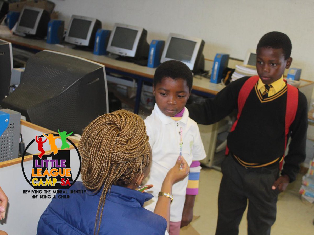 Mel_T_Tlhapi's tweet photo. STOP BULLYING IN SCHOOLS. 
Help us help the helpless. https://t.co/GcvalngAeN