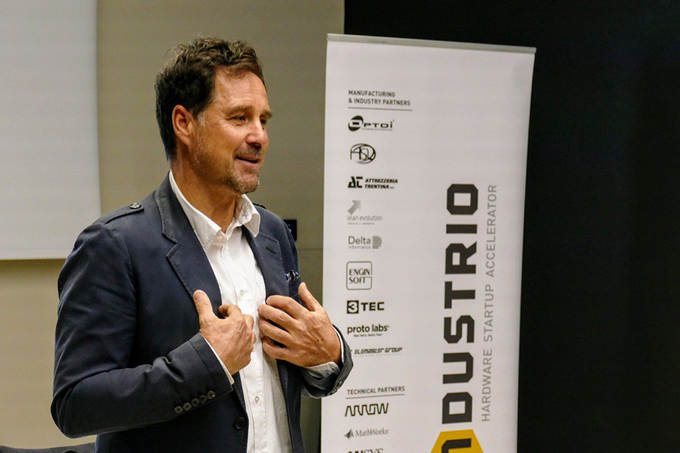 Industriofund's tweet photo. Scatti dell'#HardwareClass che si è tenuta presso il NOI Techpark di #Bolzano la settimana scorsa. Grandi speaker hanno condiviso la loro esperienza, il loro know-how e qualche "trucco del mestiere" con un pubblico di #startupper e aspiranti tali da tutto il #Nordest 🚀 https://t.co/gtDyZDsZjd